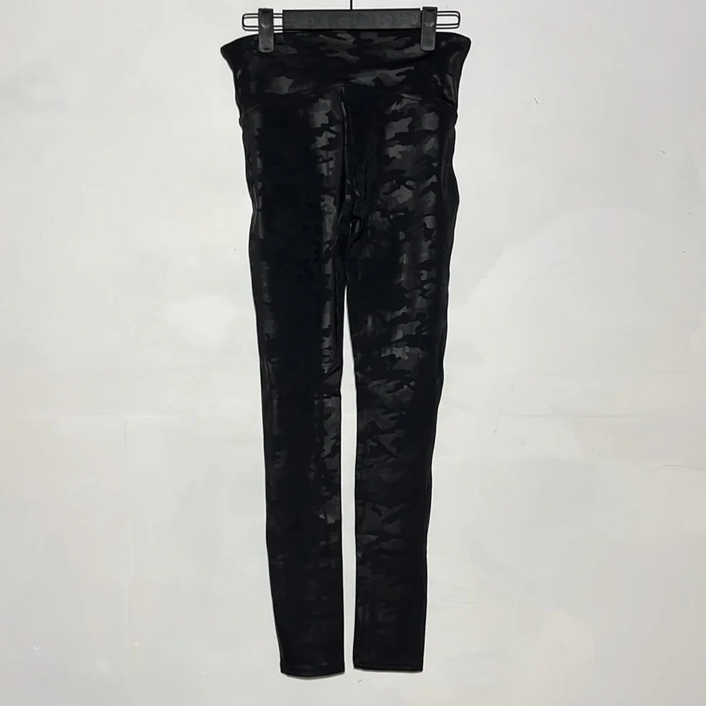 SPANX Slim Built In Contoured Power Waistband Tummy Shaping Camo Leggings Size M - Picture 5 of 7